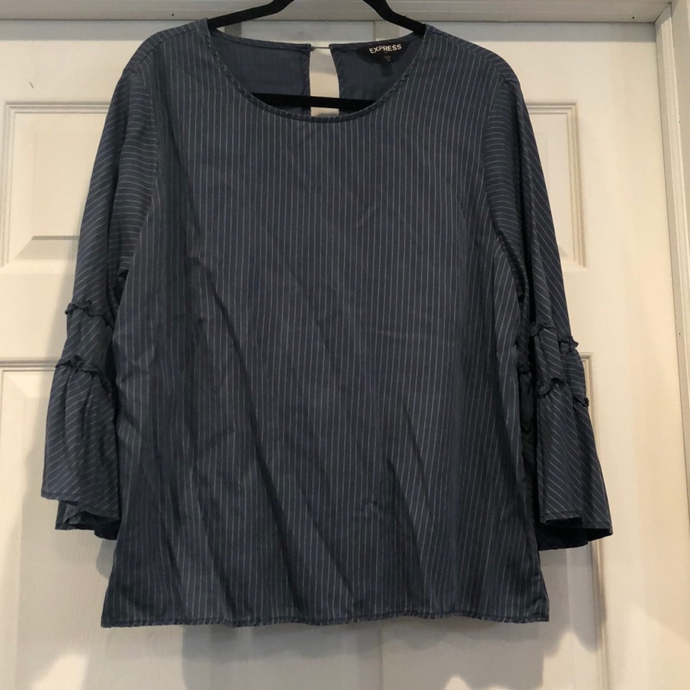 Three quarter sleeve shirt